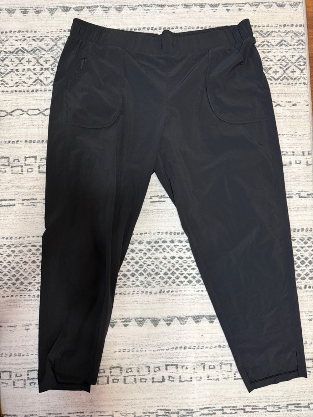 all in motion Black Cropped Ankle Pants